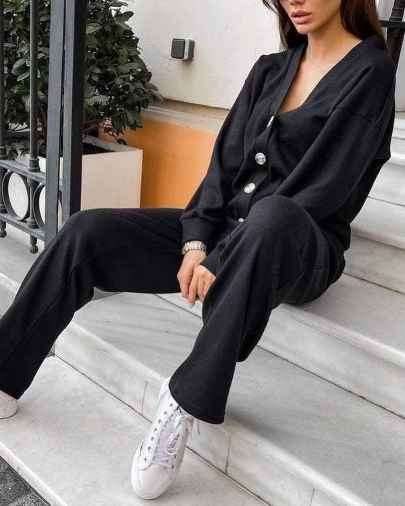 Olivia Strickanzug | Elegantes Loungewear Set mit Knopfleiste