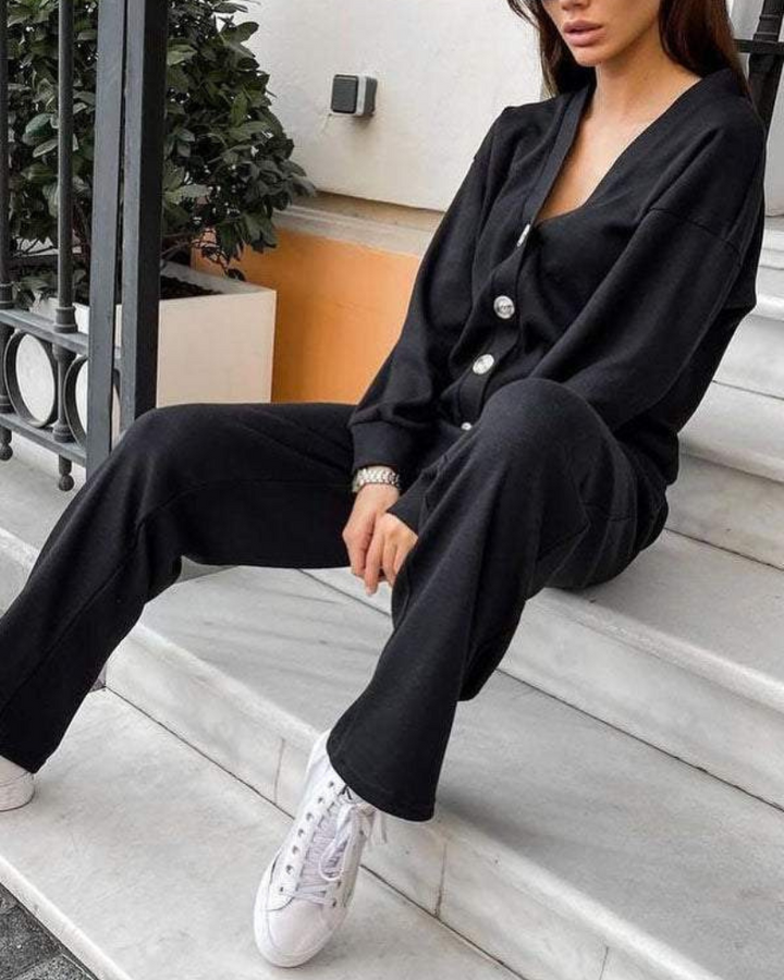Olivia Strickanzug | Elegantes Loungewear Set mit Knopfleiste