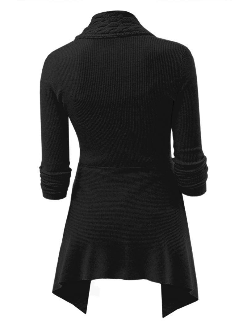 Schwarzer Damen-Cardigan mit asymmetrischem Saum, langen Ärmeln und geripptem Strickmuster. Elegante Strickjacke für Herbstmode.