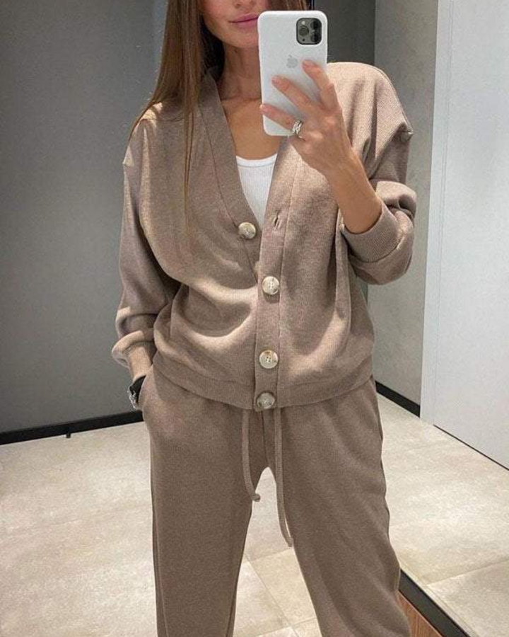 Olivia Strickanzug | Elegantes Loungewear Set mit Knopfleiste