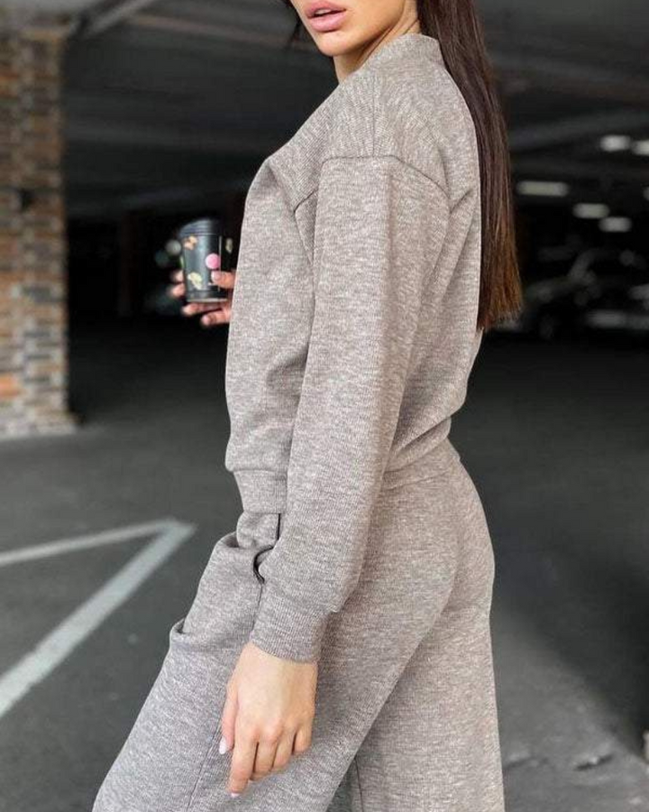 Olivia Strickanzug | Elegantes Loungewear Set mit Knopfleiste
