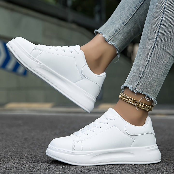 Sneaker - Bequeme weiße Sommerschuhe für Einlage