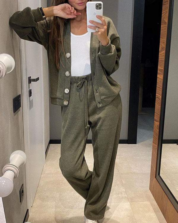 Olivia Strickanzug | Elegantes Loungewear Set mit Knopfleiste