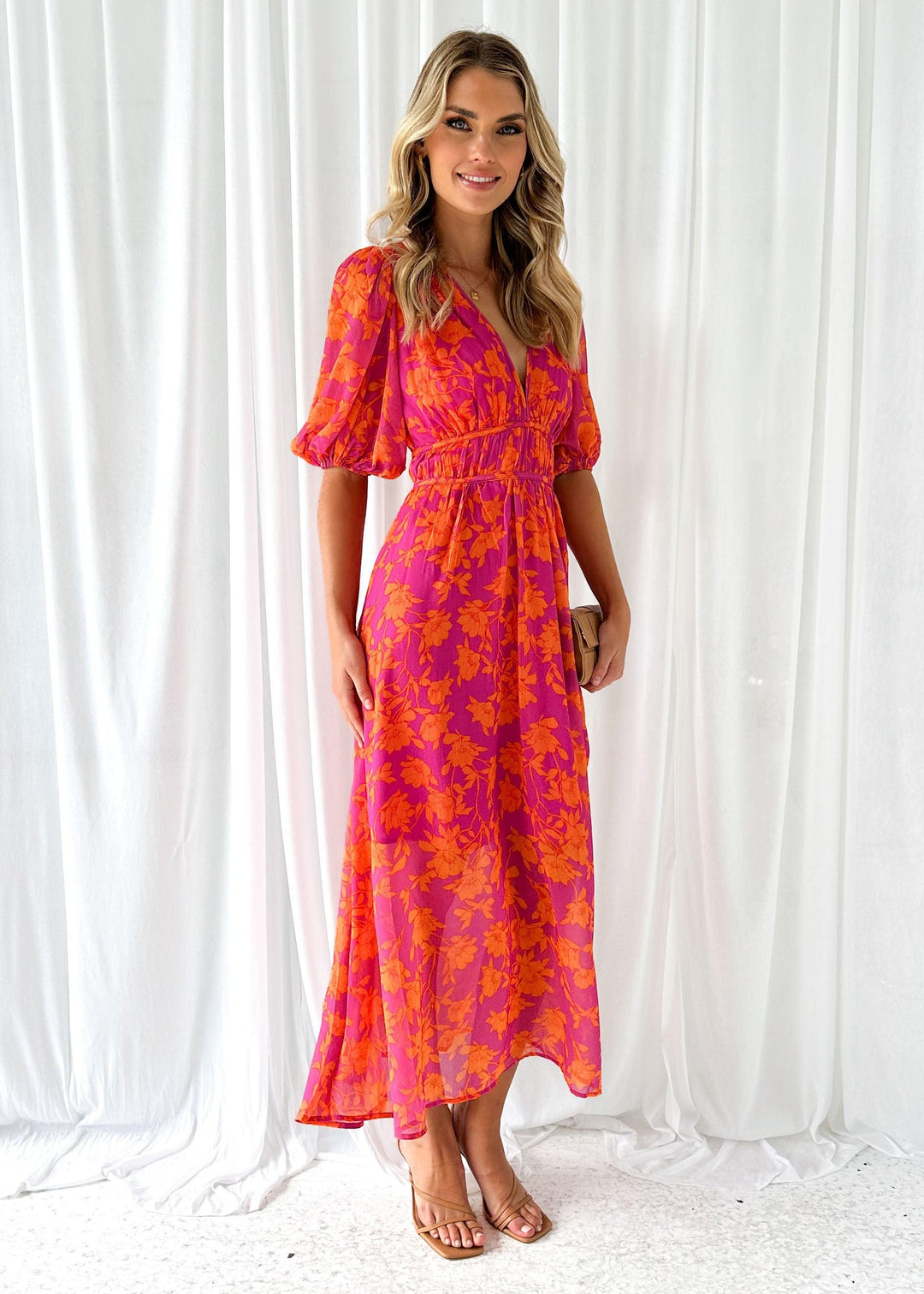 Sommerkleid - Geblümtes Midikleid mit V-Ausschnitt und Puffärmeln