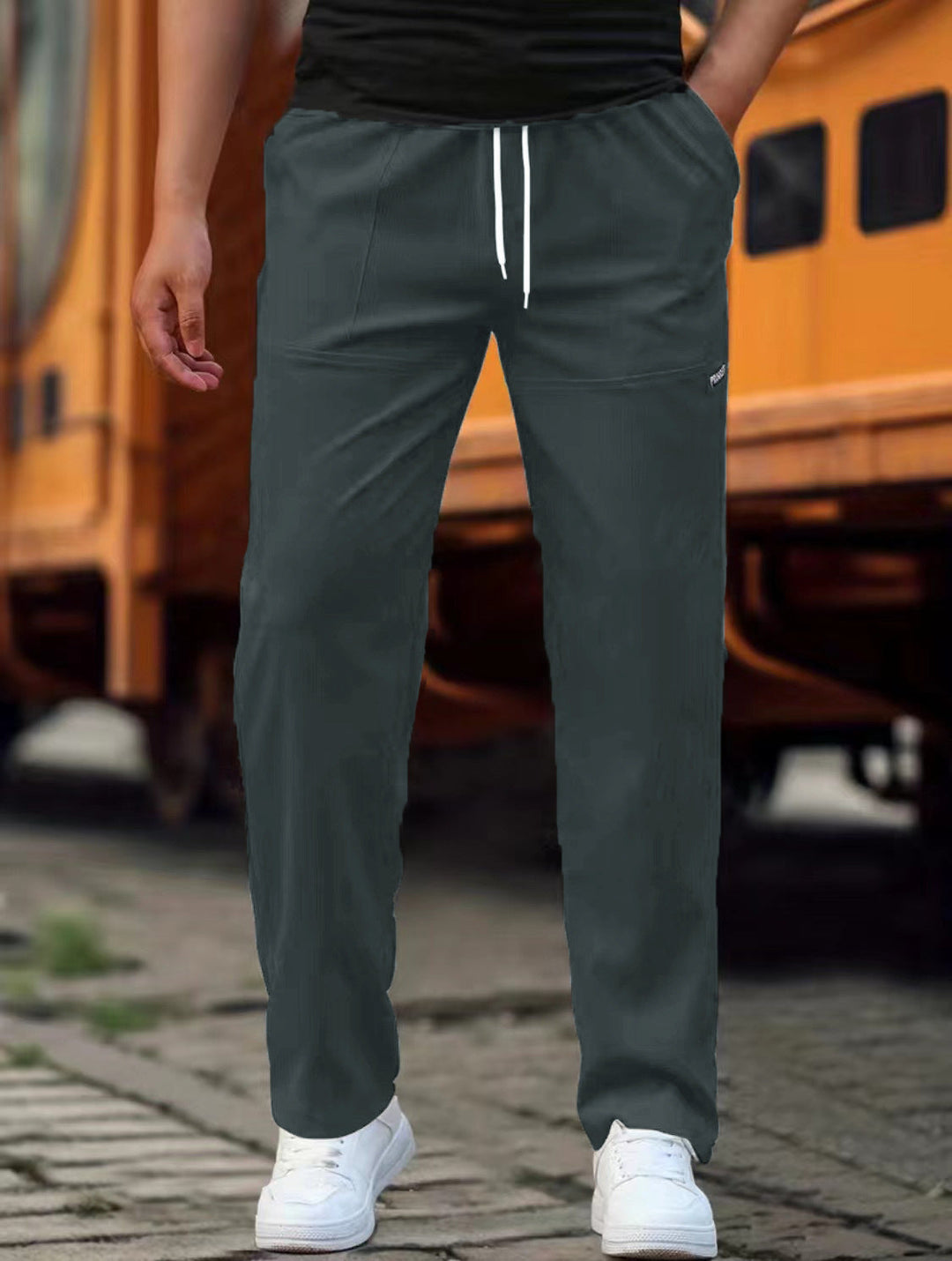 Eleven Jogger | Lässige locker sitzende elastische Stretch Jogginghose für Herren