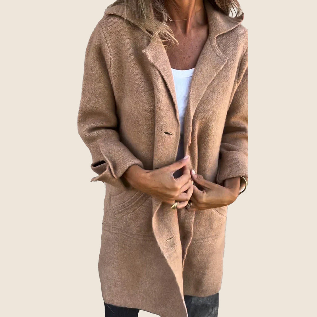 Langer Strickmantel für Damen – Warme Winter-Strickjacke mit Kragen und Knöpfen