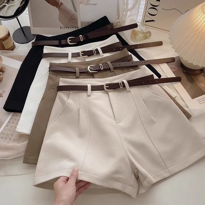 Kurze Hose - Schicke A-Linie Damen-Shorts mit Gürtel