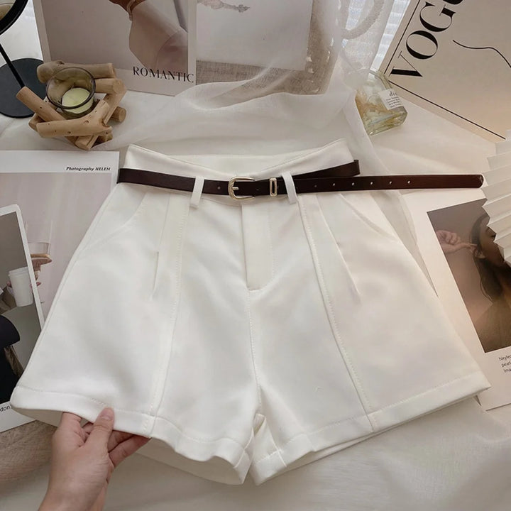 Kurze Hose - Schicke A-Linie Damen-Shorts mit Gürtel