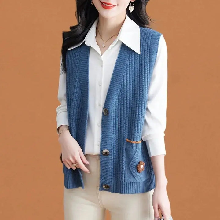 Ärmellose Strickweste für den Herbst - Elegante Strickweste mit Knöpfen und Seitentaschen für Damen