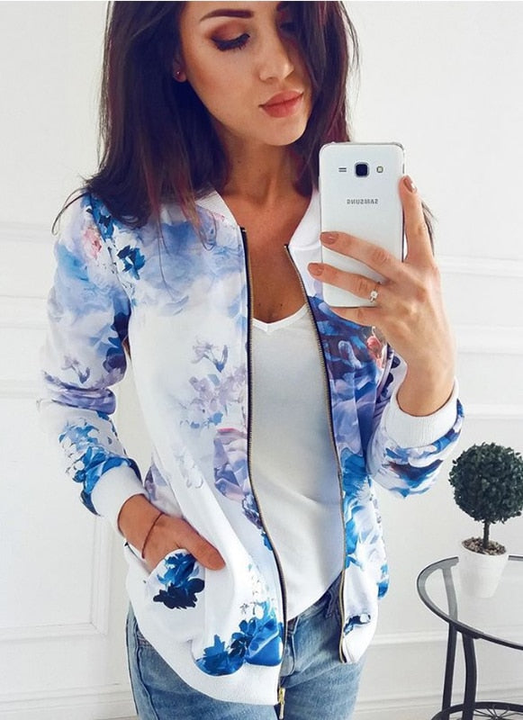 Übergangsjacke für Damen mit Blumendruck