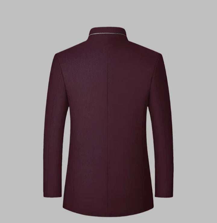Bordeauxfarbener Herrenblazer aus Wolle, Rückansicht. Eleganter Anzugjacke für formelle Anlässe. Hochwertige Verarbeitung, modisches Design.