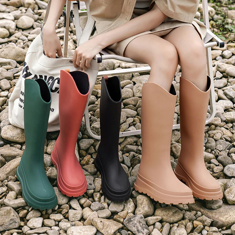 Regenstiefel für den Herbst - Wasserdichte hohe Gummistiefel mit rutschfester Komfort Sohle für Damen