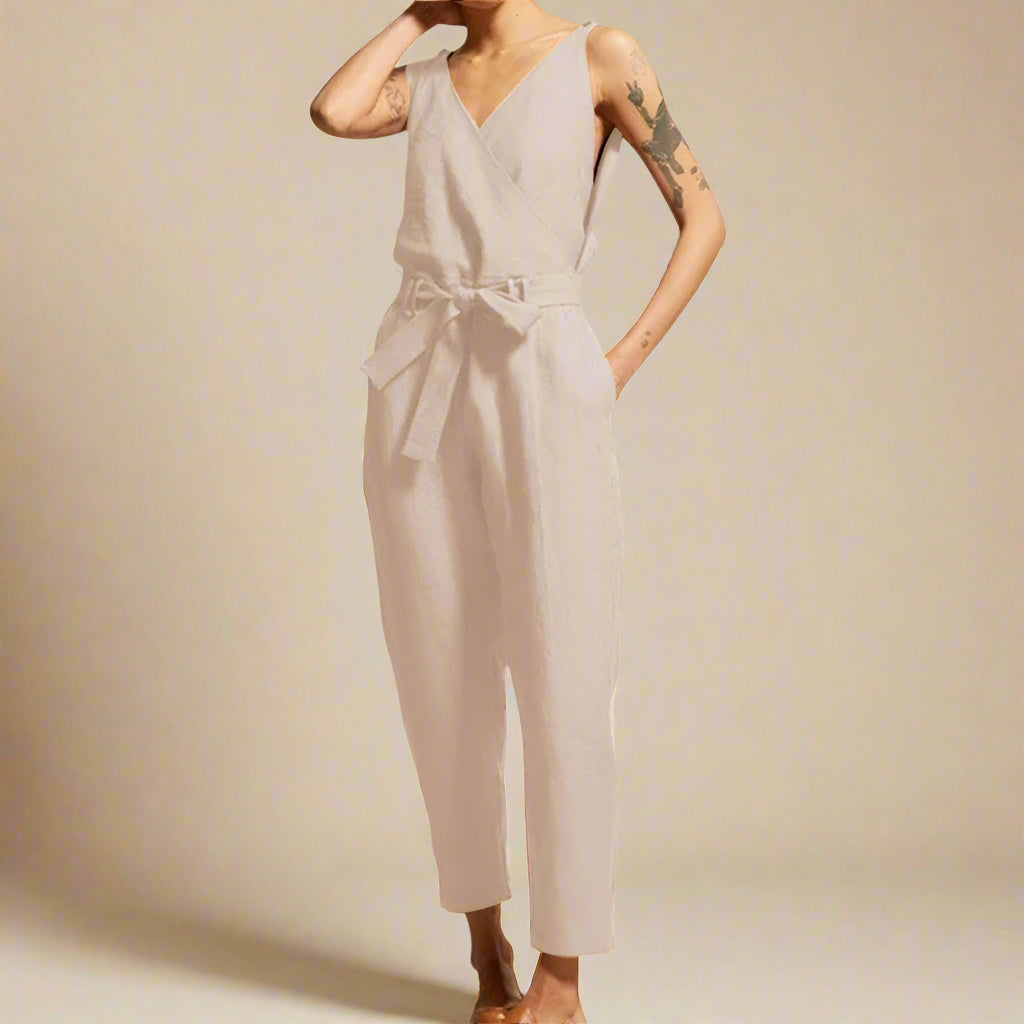 Jumpsuit - Luftige Overall mit Wickeloptik und Gürtel
