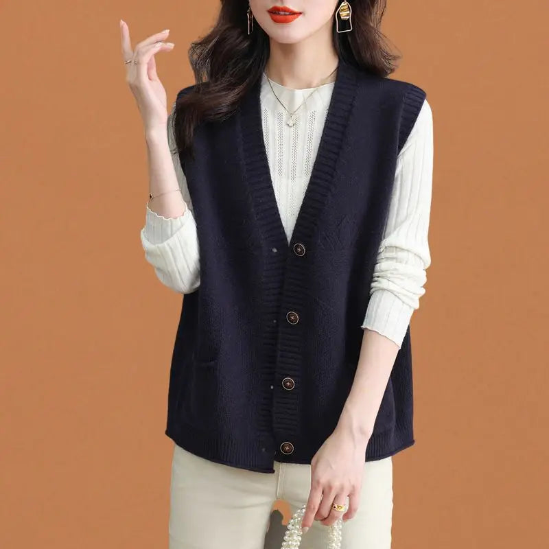 Ärmellose Strickweste für den Herbst - Elegante Strickweste mit Knöpfen und V-Ausschnitt für Damen