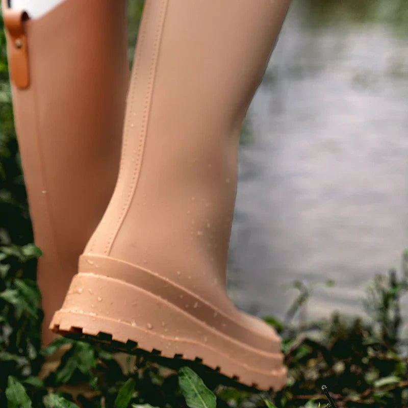 Regenstiefel für den Herbst - Wasserdichte hohe Gummistiefel mit rutschfester Komfort Sohle für Damen