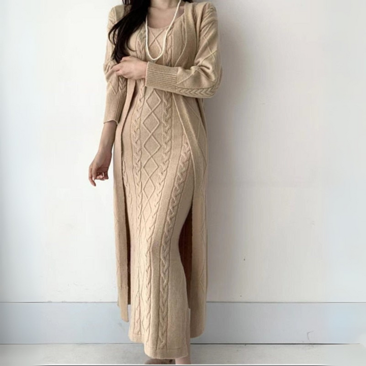 Mila Winter Co-ord Set | 2-teiliges Set mit kombiniertem Strickkleid und warmer Strickjacke