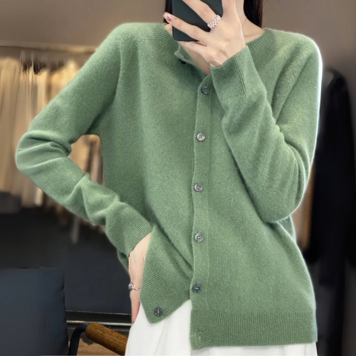 Clara Strickjacke | Leichter O-Neck Cardigan aus Merinowolle für Damen