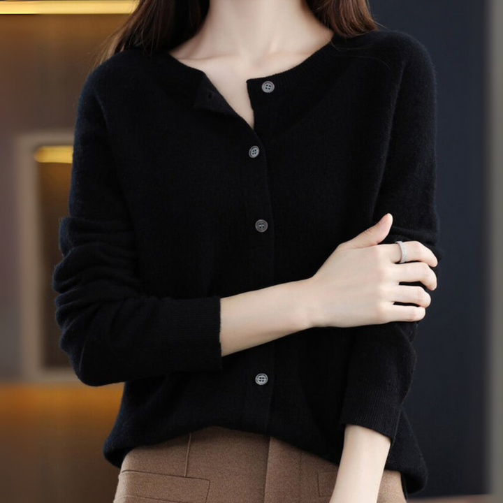 Clara Strickjacke | Leichter O-Neck Cardigan aus Merinowolle für Damen