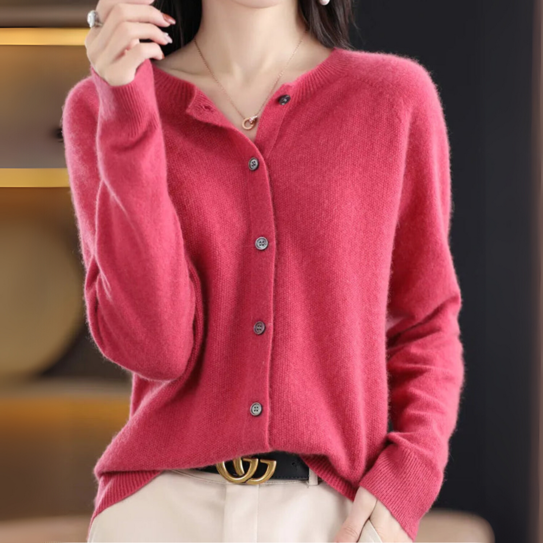 Clara Strickjacke | Leichter O-Neck Cardigan aus Merinowolle für Damen