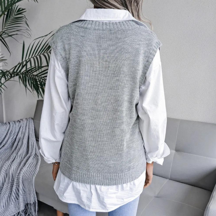 Pullunder für den Herbst - Gestrickter Damenpullover mit Zopfmuster und V-Ausschnitt