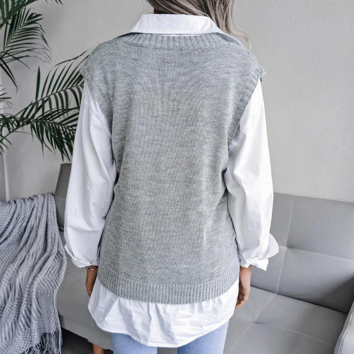 Pullunder für den Herbst - Gestrickter Damenpullover mit Zopfmuster und V-Ausschnitt
