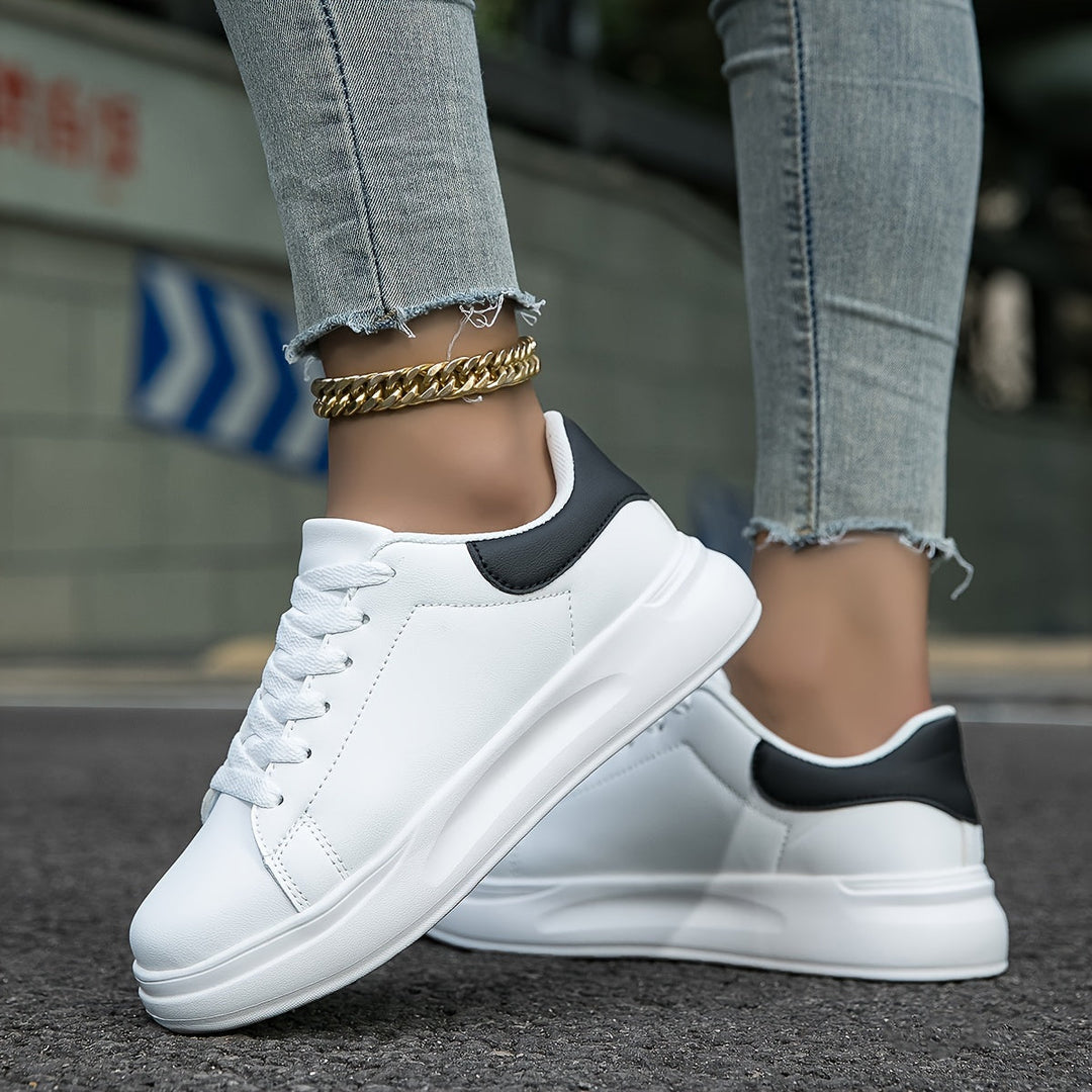 Sneaker - Bequeme weiße Sommerschuhe für Einlage
