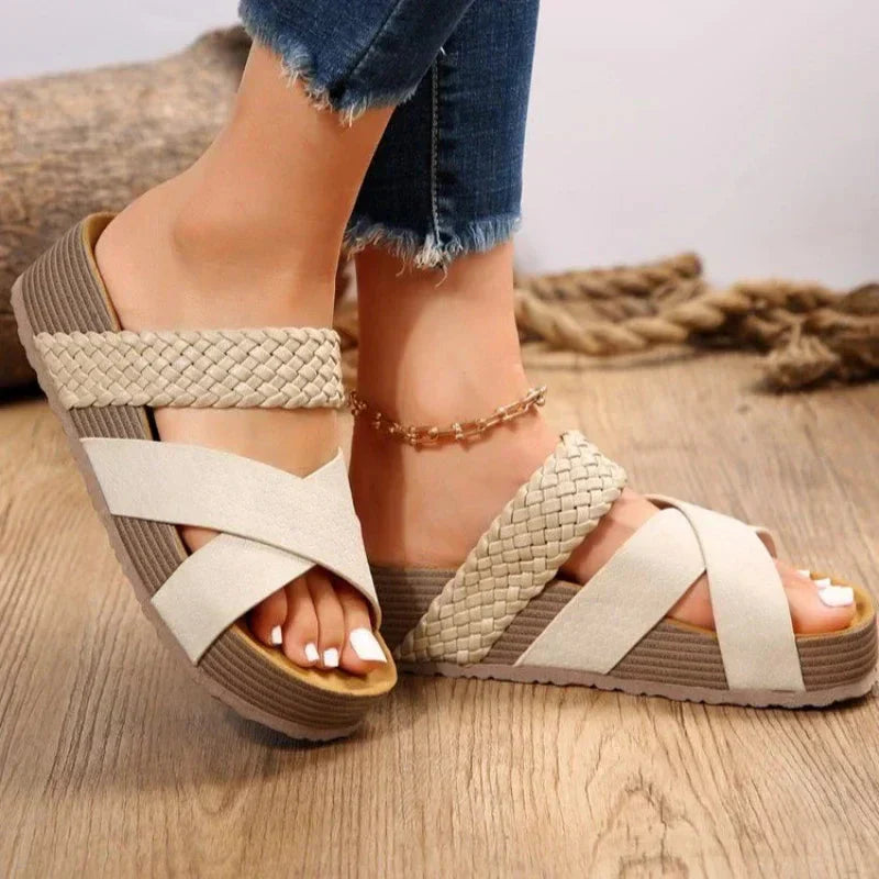 Tia Korksandalen | Damen Plateau Pantoletten mit Geflochtenem Riemen